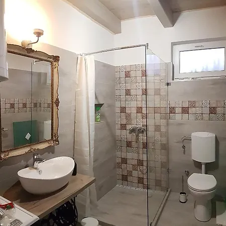Apartment Nadirigo *